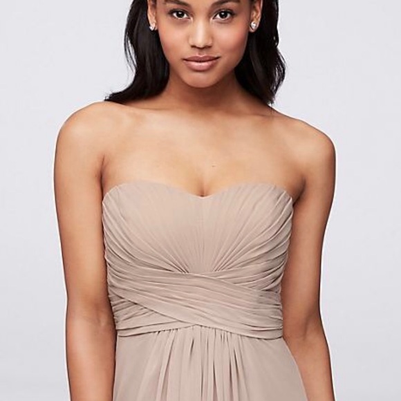 Formal dress - Picture 4 of 4